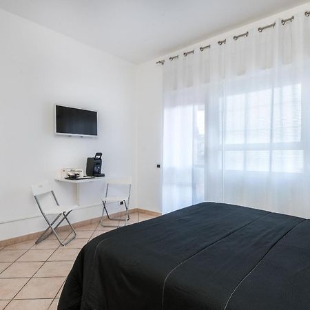 Travelershome 7Metri Guesthouse ชัมปีโน ภายนอก รูปภาพ