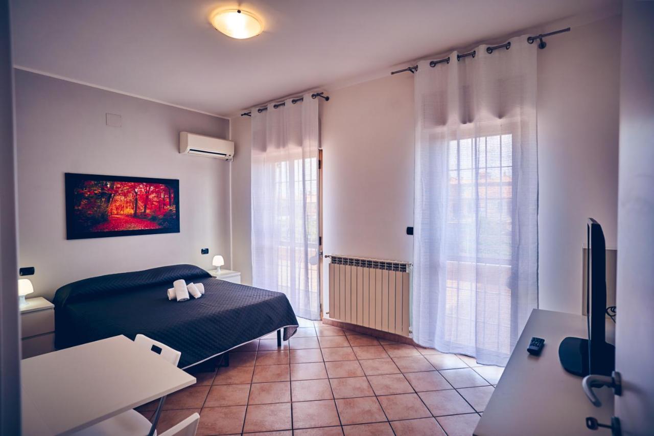 Travelershome 7Metri Guesthouse ชัมปีโน ภายนอก รูปภาพ