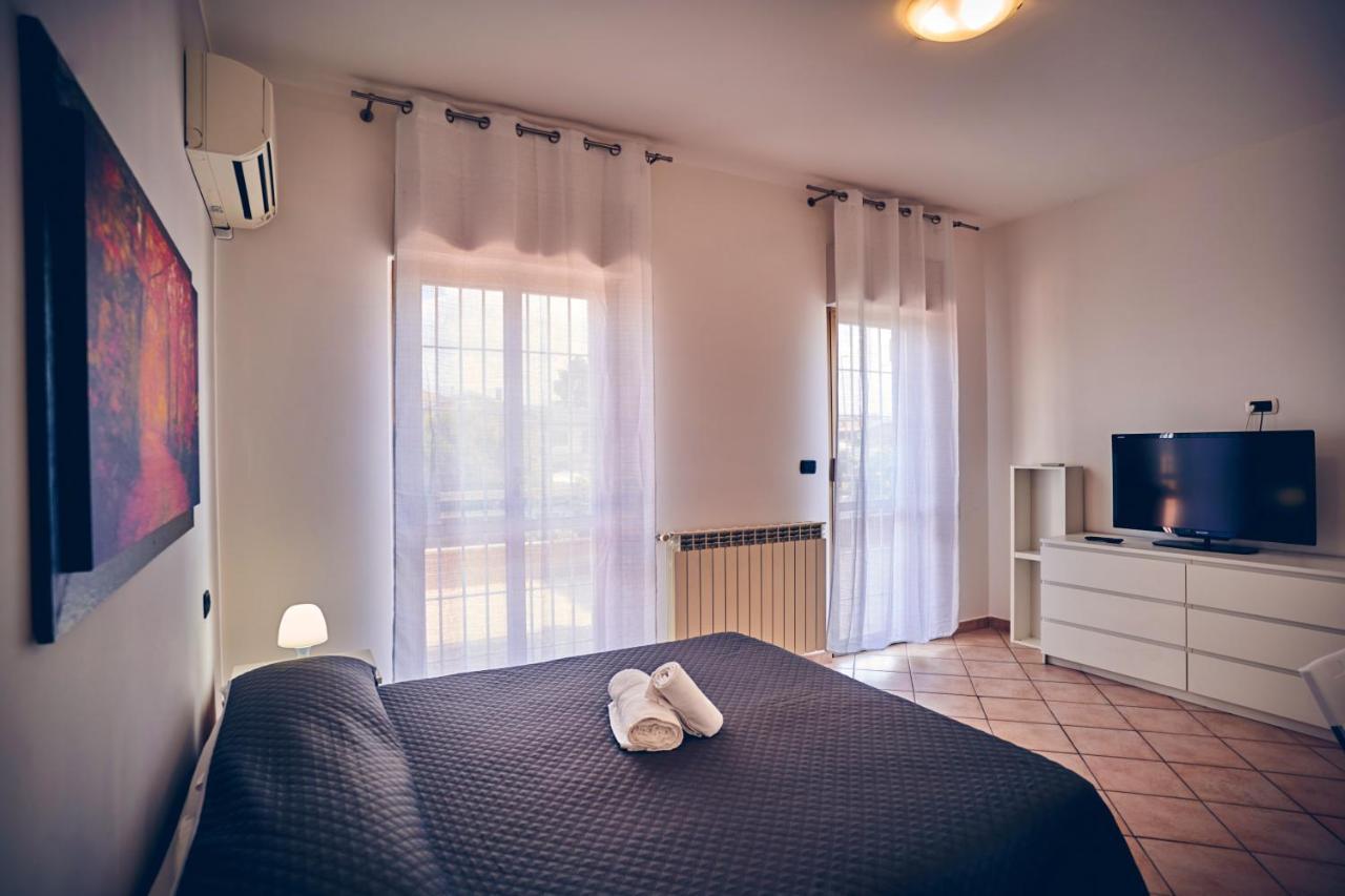 Travelershome 7Metri Guesthouse ชัมปีโน ภายนอก รูปภาพ