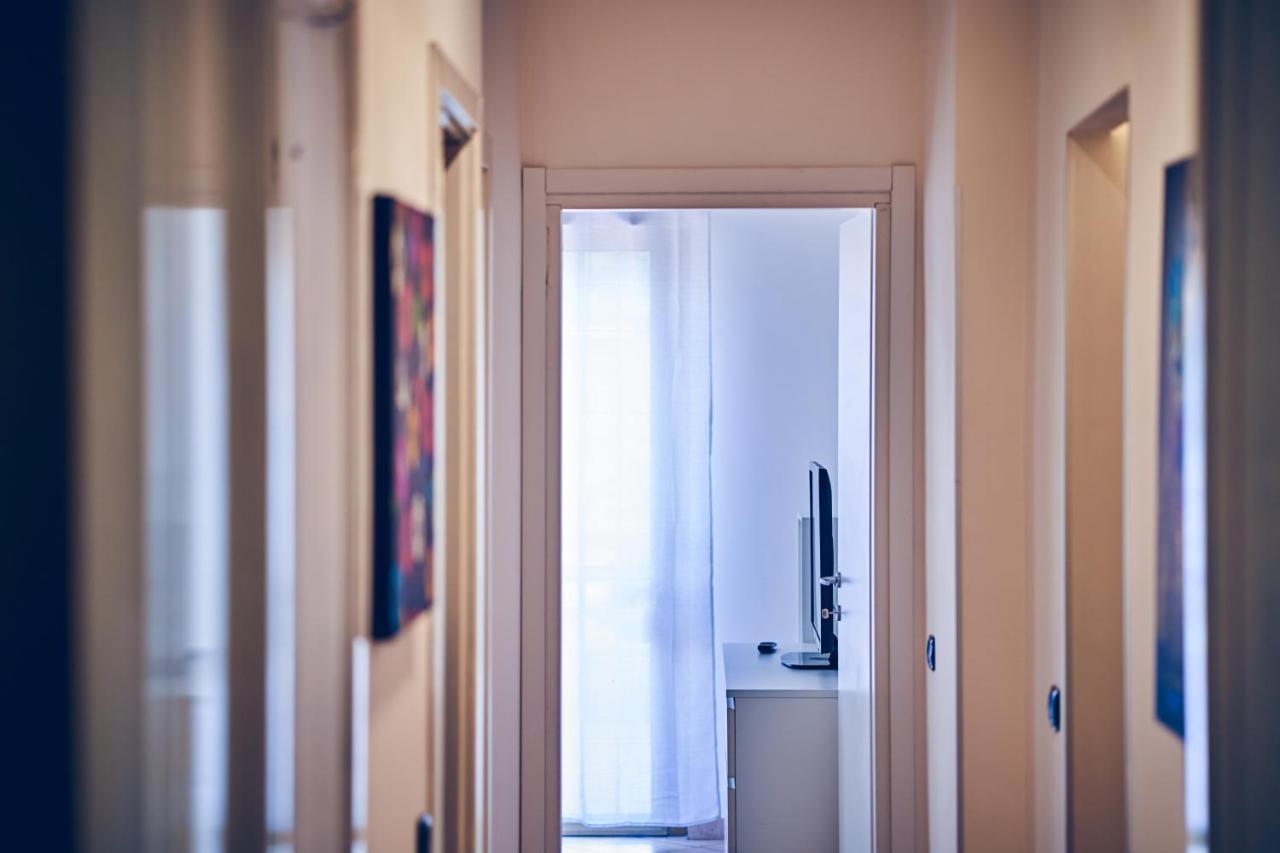 Travelershome 7Metri Guesthouse ชัมปีโน ภายนอก รูปภาพ