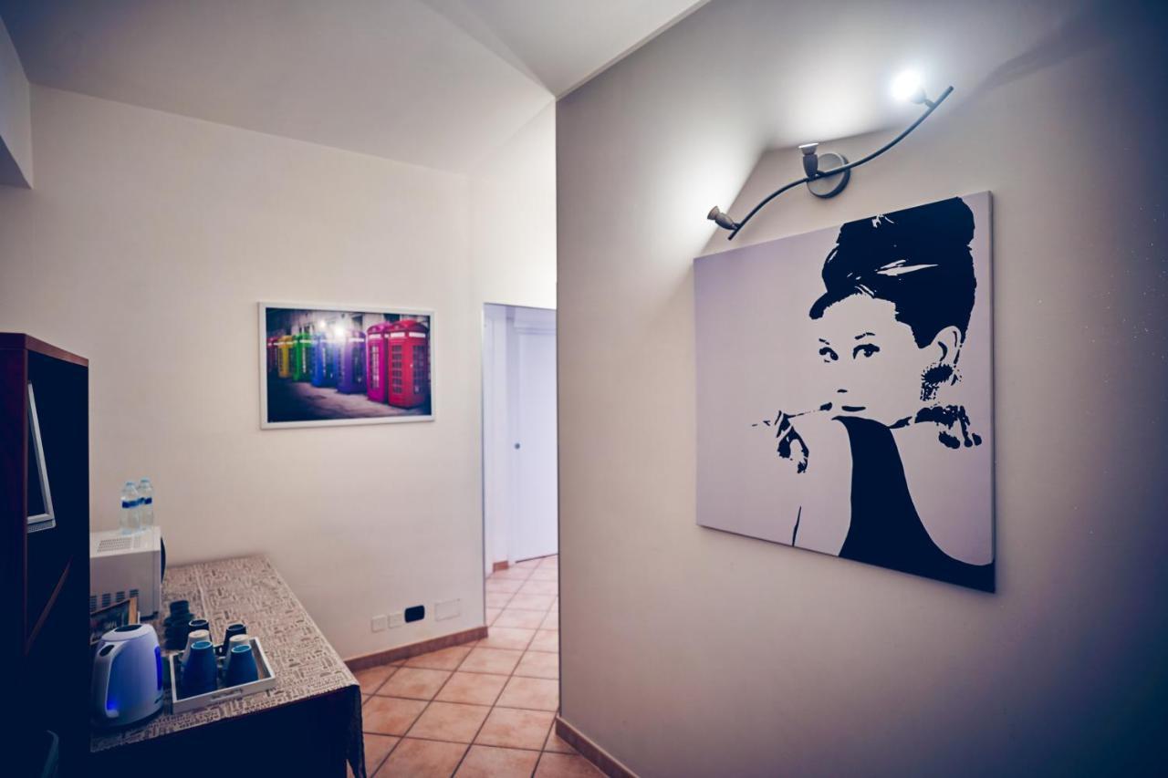 Travelershome 7Metri Guesthouse ชัมปีโน ภายนอก รูปภาพ
