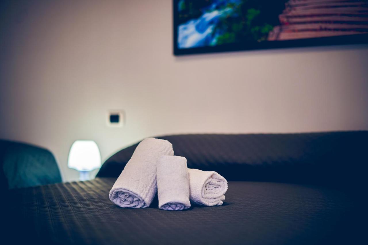 Travelershome 7Metri Guesthouse ชัมปีโน ภายนอก รูปภาพ