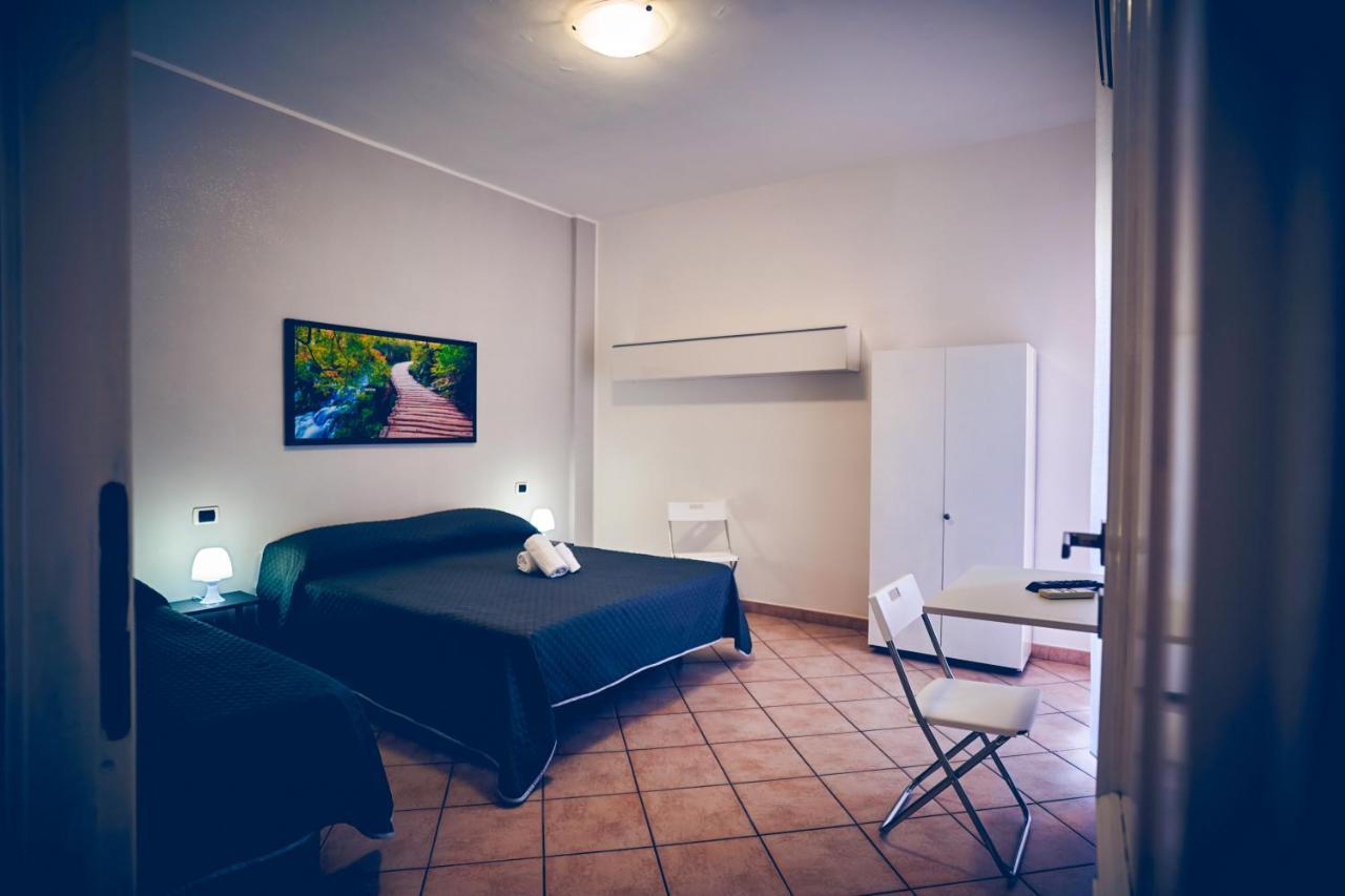 Travelershome 7Metri Guesthouse ชัมปีโน ภายนอก รูปภาพ