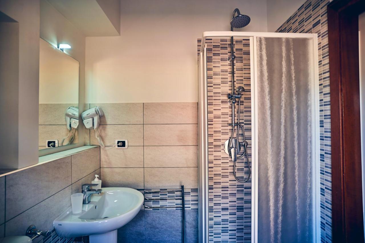 Travelershome 7Metri Guesthouse ชัมปีโน ภายนอก รูปภาพ