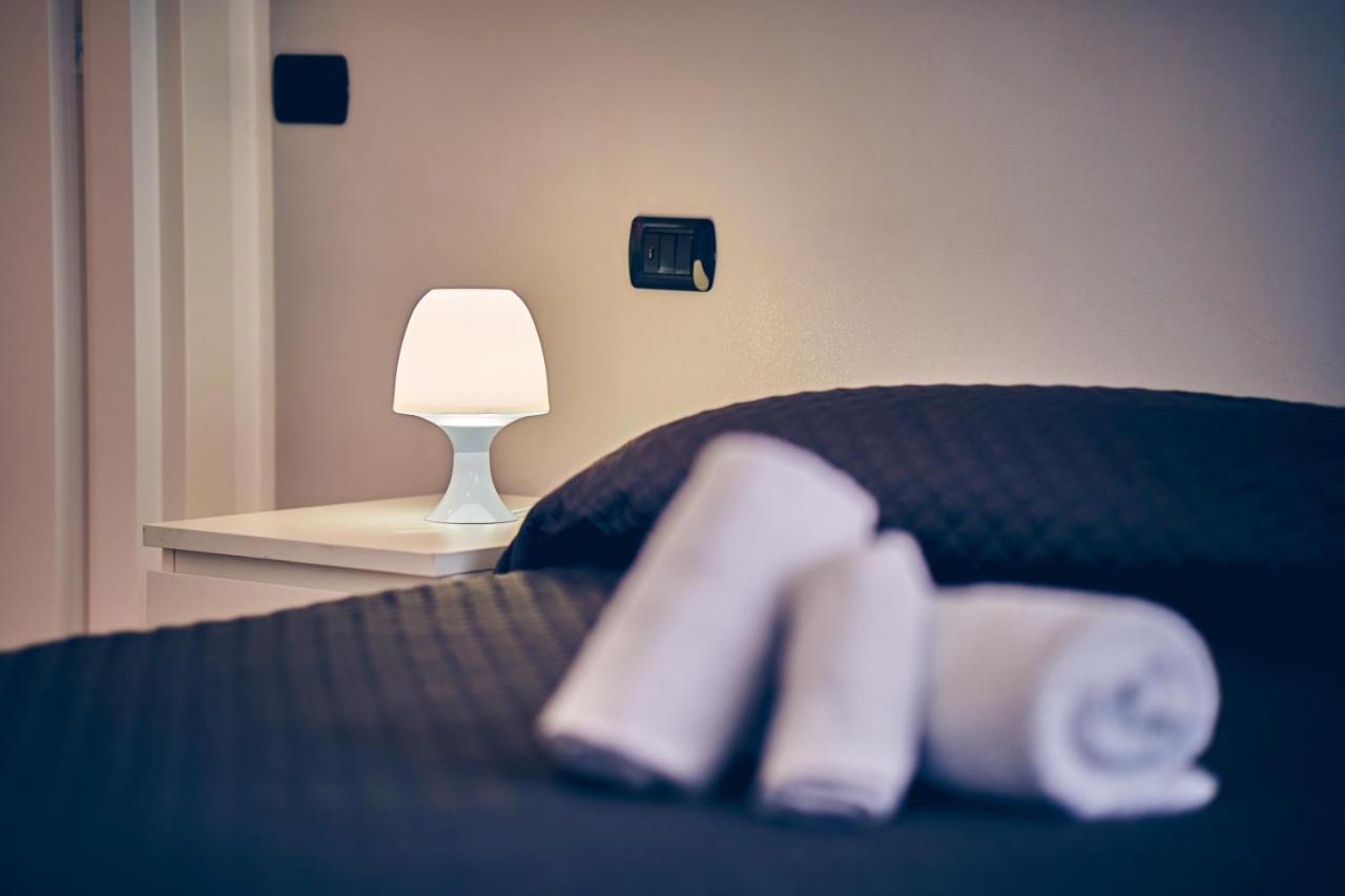 Travelershome 7Metri Guesthouse ชัมปีโน ภายนอก รูปภาพ