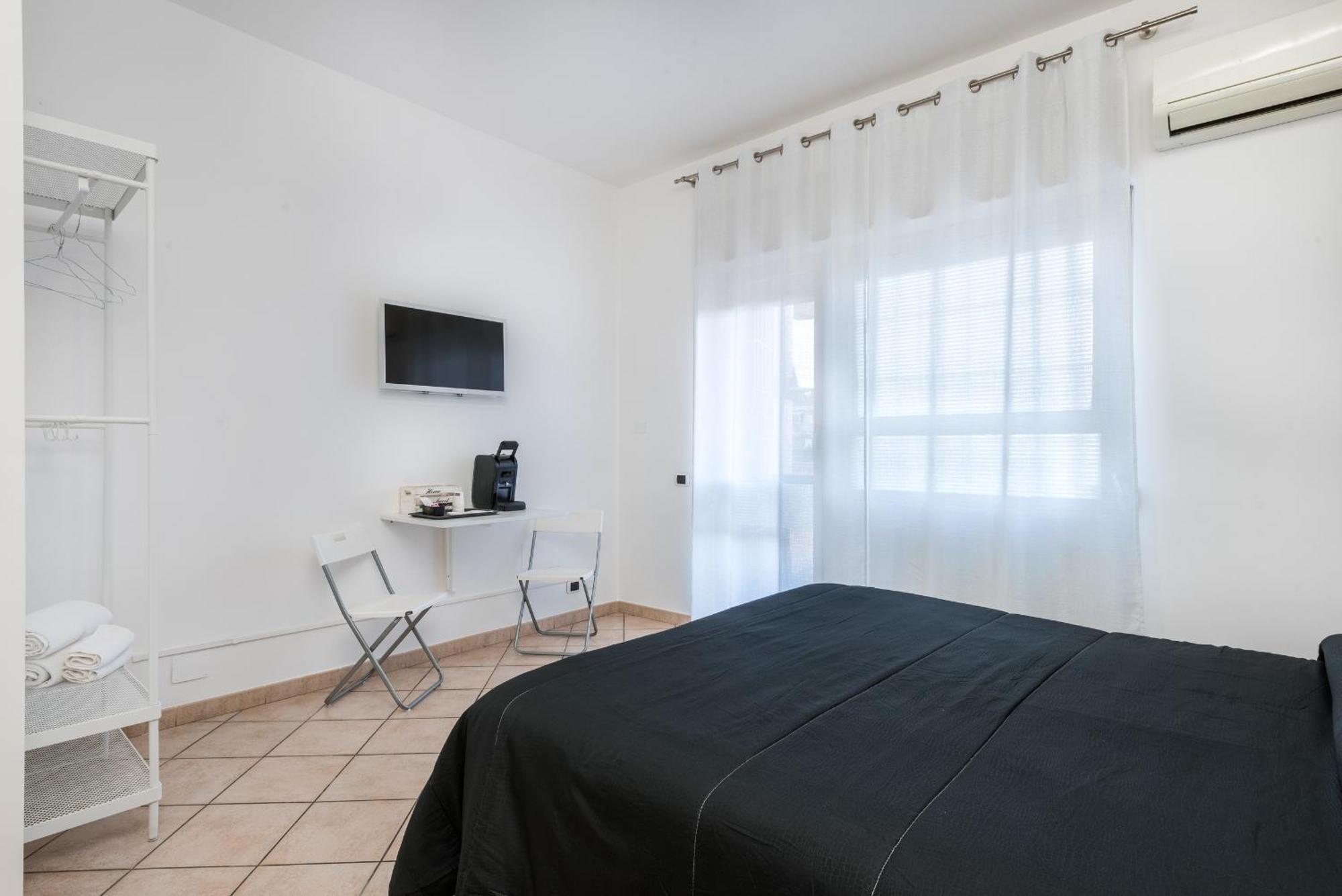 Travelershome 7Metri Guesthouse ชัมปีโน ภายนอก รูปภาพ